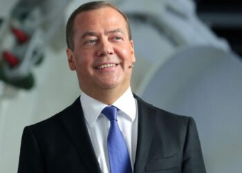 Medvedev Trampı ələ saldı
