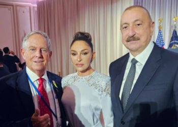 Prezidentlə xanımı rəsmi qəbulda – Fotolar