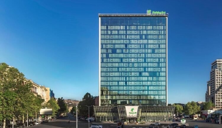 SON DƏQİQƏ! “Holiday Inn” otelində silahlı şəxs bir nəfəri girov götürdü – VİDEO