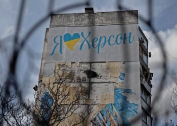 Rusiyadan Xersona DƏHŞƏTLİ ZƏRBƏ – Bir saata 15 bomba atdı