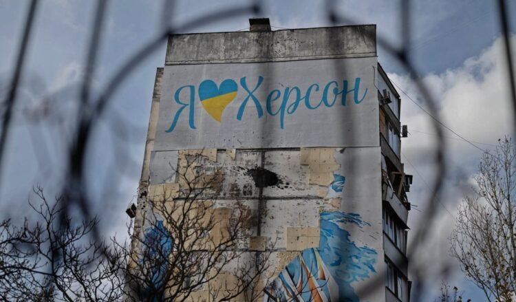 Rusiyadan Xersona DƏHŞƏTLİ ZƏRBƏ – Bir saata 15 bomba atdı