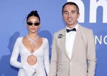 Gülsəfanın boyunbağısının qiyməti… – Foto