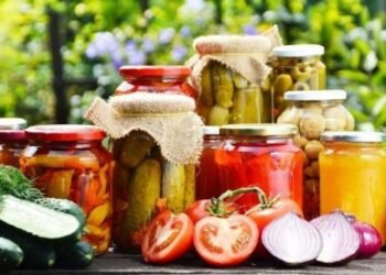 Turşudan zəhərlənmə təhlükəsi – Nələrə diqqət etməliyik? – AÇIQLAMA