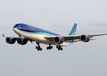 Təcili eniş edən AZAL təyyarəsinin FOTOSU