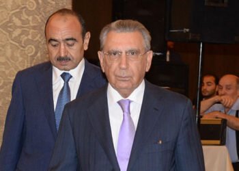 Mehdiyevin yanında o qalır, bazarlığı da mən edirəm…