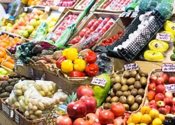 Açıq havada satılan meyvə-tərəvəzə yağışın ŞOK TƏSİRLƏRİ