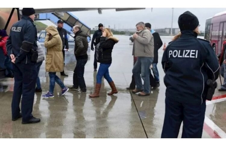 40 azərbaycanlı Almaniyadan deportasiya olundu