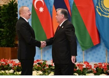 Prezident Düşənbədə “Millət” sarayında — FOTOLAR