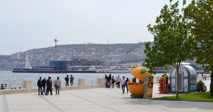 ƏHALİNİN NƏZƏRİNƏ: Kəskin istilər gəlir