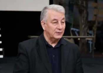 Əməkdar artist vəzifəsindən azad edildi