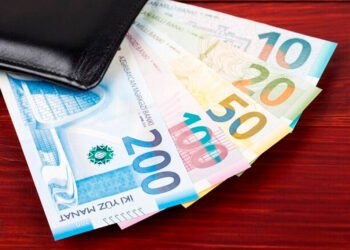 1000 manat alanın maaşından bu qədər vergi tutulacaq