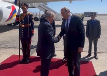 Paşinyan Misirdədir