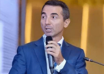 Əhmədzadəyə görə iki market şəbəkəsi çökdü