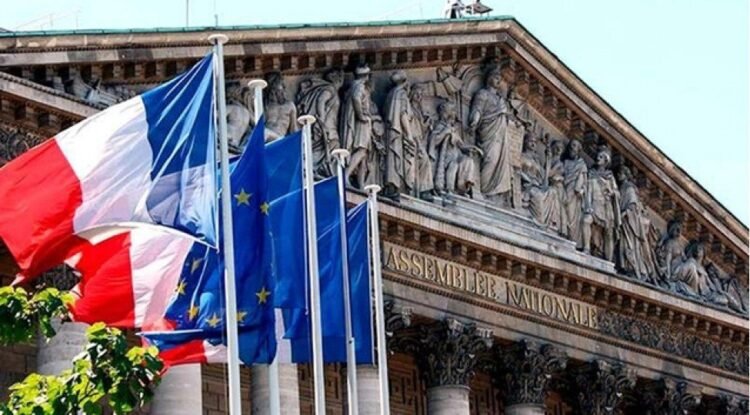 Fransa səfirliyimizə edilən hücumu pislədi