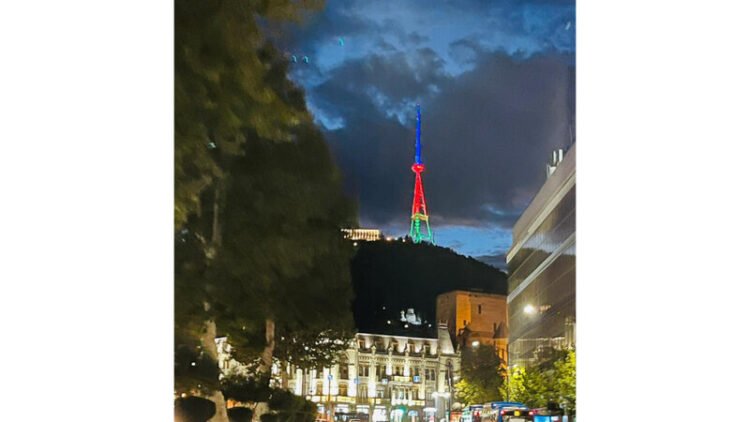 Tbilisidəki televiziya qülləsi Azərbaycan Bayrağının rəngləri ilə işıqlandırıldı