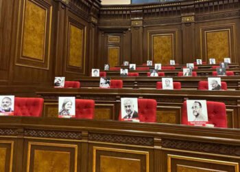 Ermənistan parlamentində Paşinyana pis sürpriz – FOTO