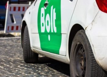 Bakıda taksi sürücüsü yol puluna görə qazini döydü