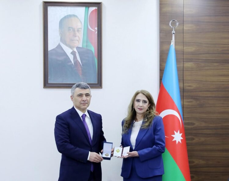 Azərbaycanda məhkəmə sədri təqaüdə göndərildi – FOTO