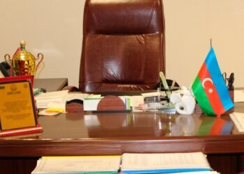 Bir nəfərin 2 məktəbdə direktor olması qalmaqalı… – Rəsmi