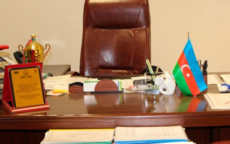 Bir nəfərin 2 məktəbdə direktor olması qalmaqalı… – Rəsmi