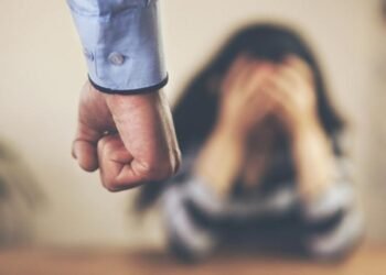 Zaqatalada ər arvadını döydü