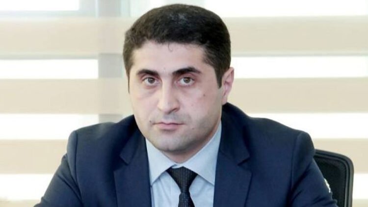 İcra başçısı sürücüsünü baş mütəxəssis təyin edib?