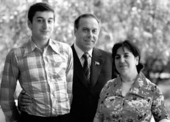 İlham Əliyevin 8 yaşında çəkdiyi rəsm – FOTO