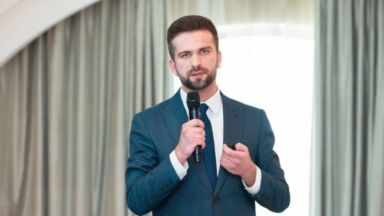 Kamran Qasımov vəzifəsindən azad edildi