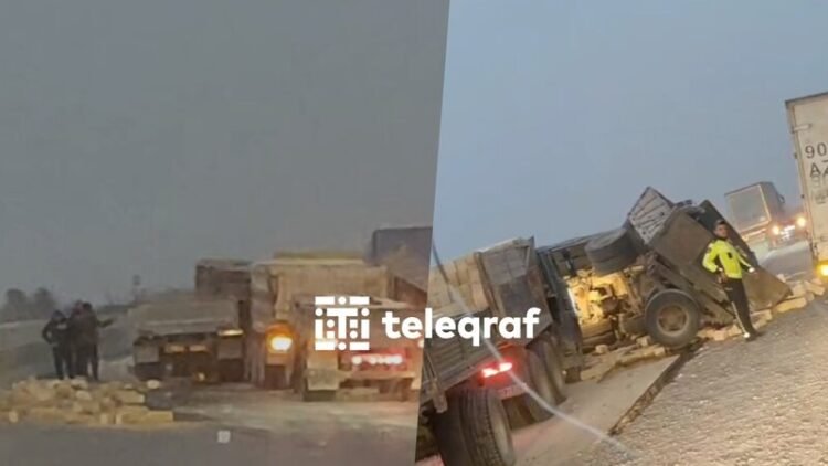 İki “Kamaz” toqquşdu: “kubik”lər yola dağıldı