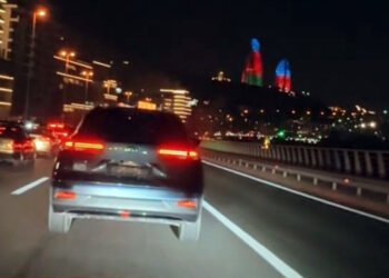 Bakıda nömrəsiz avtomobil idarə edən qazi saxlanıldı