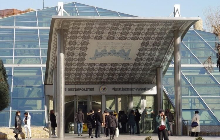 Bakı metrosu ilə bağlı əhalini düşündürən sualın cavabı – RƏSMİ