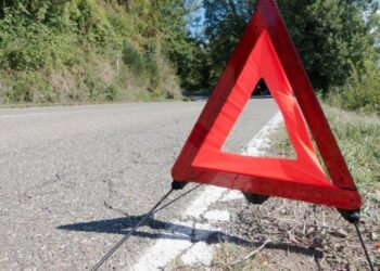 “Toyota” yoldan çıxaraq aşdı: ata və 1 yaşlı qızı…