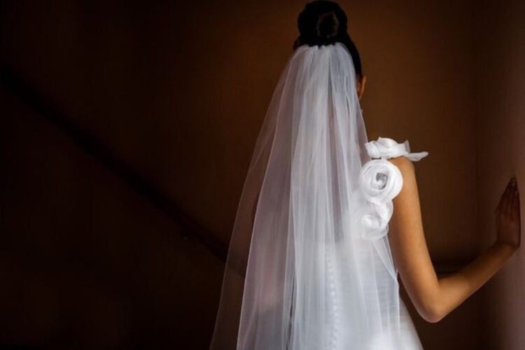 17 yaşlı qızı 36 yaşlı kişiyə ərə vermək istədilər