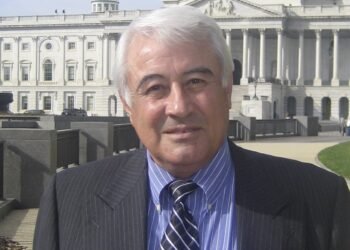 Rəsul Quliyev anası və həyat yoldaşı ilə – FOTO