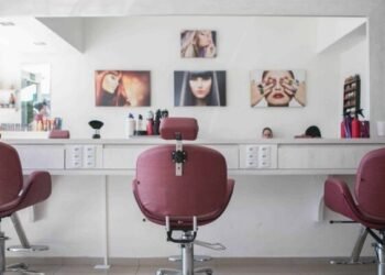 Gözəllik salonu və kosmetoloji mərkəzlərlə bağlı QƏRAR