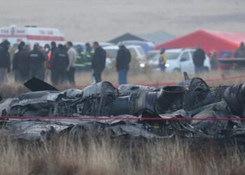 Təyyarə ikiyə bölünüb, kənar müdaxilə ehtimalı… – Ekspertdən ilginc açıqlama