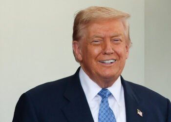 Trampın yeni imici diqqət çəkdi – FOTO