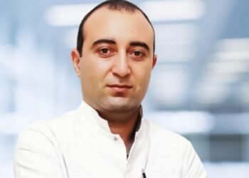 Tibb bacısının əri həkimi döydü