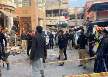 Polis qərargahına hücum: ölənlər var