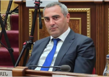 Gümrü merinin müavini saxlanıldı