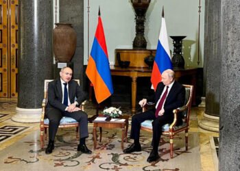 Putin Paşinyanla görüşdü – YENİLƏNİB