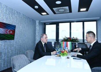 Budapeştdə Azərbaycan və Macarıstan XİN rəhbərlərinin görüşü keçirilir