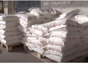 Məşhur firmaya məxsus un kisəsindən, görün, nə çıxdı – VİDEO