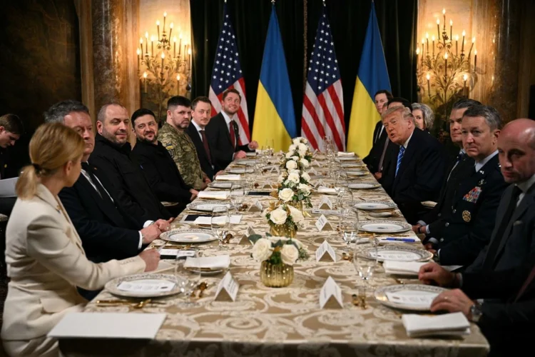 Tramp Ukrayna nümayəndə heyətini bu yeməklərə qonaq etdi