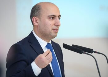 Azərbaycanda distant təhsilə keçid gündəmdə – Nazirdən açıqlama