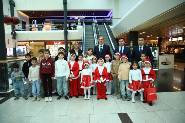 Niyazi Bayramov uşaq evinin sakinlərini təbrik etdi – FOTOLAR