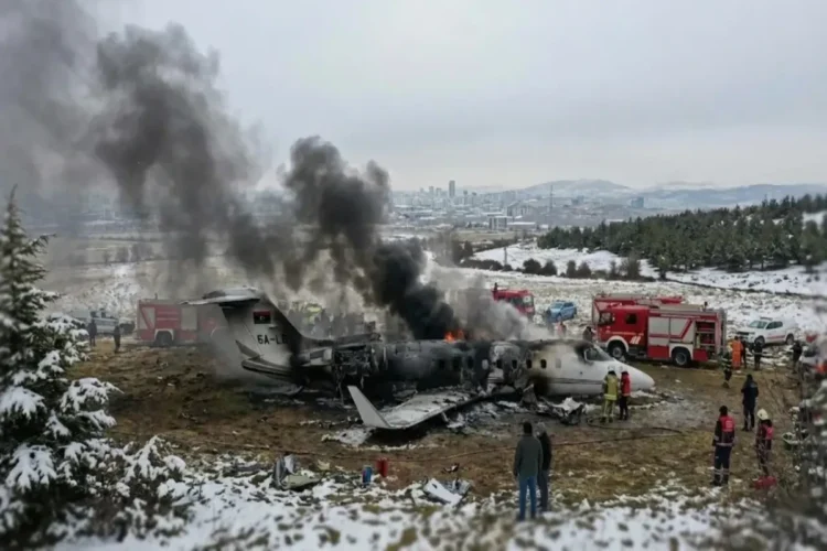Baş Qərargah rəisinin təyyarəsinin qəzaya uğrama anı – VİDEO