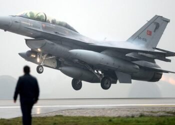 Qırıcılar hazır vəziyyətə gətirildi: Türkiyə bu ölkəyə havadan daxil olur