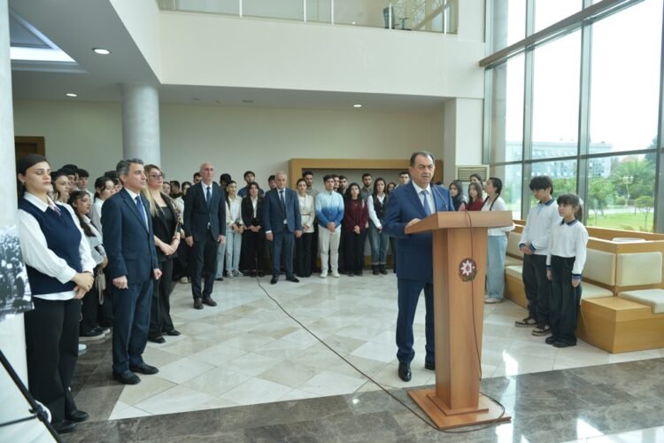 Lənkəranda Heydər Əliyevlə bağlı foto-sərgi və forum keçirildi – FOTOLAR