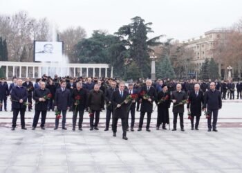 Gəncədə Ulu Öndər Heydər Əliyevin xatirəsi yad olundu – FOTOLAR